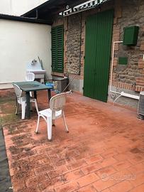 Bilocale con grande terrazzo