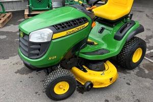 TRATTORINO RASAERBA JOHN DEERE X125
