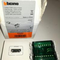 Bticino N4284 doppia presa HDMI living light