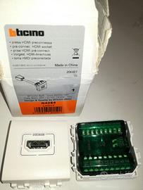 Bticino N4284 doppia presa HDMI living light