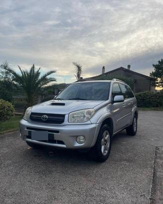 TOYOTA RAV4 2.0 D-4D – 5 PORTE – GANCIO TRAINO