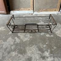 Fiorera in ferro battuto