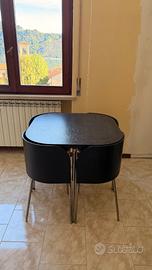 Tavolo con sedie a scomparsa, anni 80, fusion