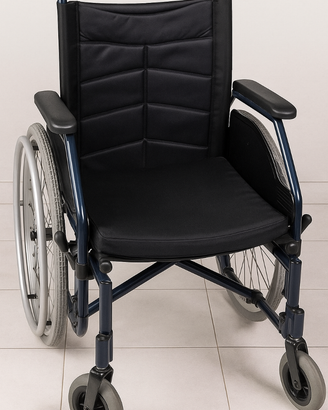 Sedia sanitaria ortopedica pieghevole marca MEYRA