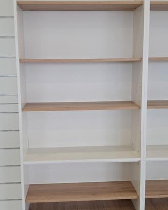 Scaffali in legno  bianco – modulari e versatili