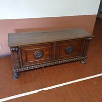 Cassapanca in legno intarsiato
