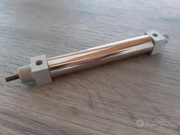 Mini cilindro pneumatico d.15 corsa 50 mm