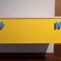 Cassettone e pensile a cubo per cameretta