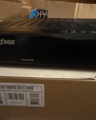 Azbox decoder satellitare con hd 1tb