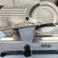 Affettatrice elettrica con lama da 22cm 