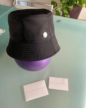 Cappello nero Stella McCartney a secchiello