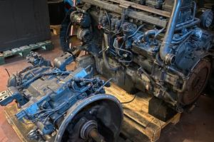 MOTORE E CAMBIO SCANIA 124 LB 6X2 LB 420