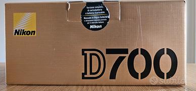 Nikon D700 + MB D10 - scheda 16Gb - 27800 scatti