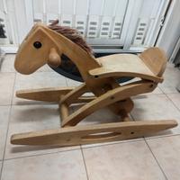 cavallino a dondolo