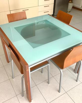 Tavolo in vetro temperato e legno allungabile