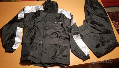 completo antipioggia moto