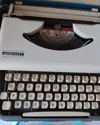 Macchina da scrivere Antares  anni '60
