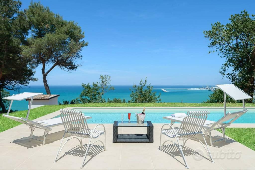 Villa di 460 m² con più di 5 locali e box auto dop