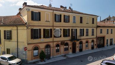 2 LOCALI A BENE VAGIENNA