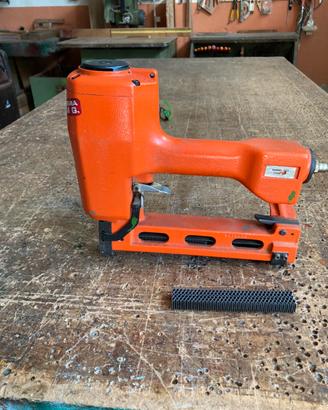 Chiodatrice per lamelle