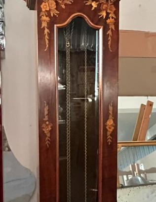 Orologio a pendolo a colonna