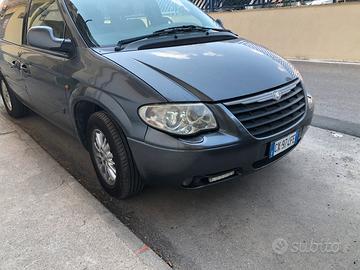 Crysler Vojager 2.8