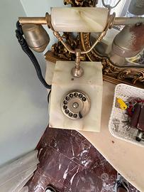 Telefono vintage in onice con disco rotante