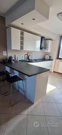 Cucina completa di elettrodomestici