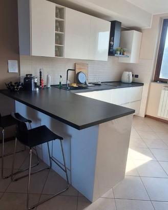 Cucina completa di elettrodomestici