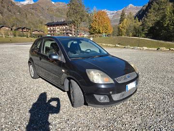 Ford Fiesta 1.2 16V 3p. Ghia