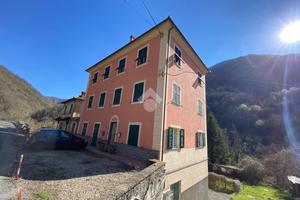 3 LOCALI A MONTOGGIO