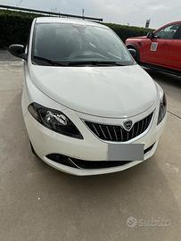 Ypsilon