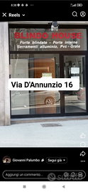 Locale affari o negozio evidente forte passaggio