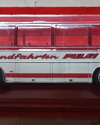 autobus Mercedes Benz 0 302 1:43