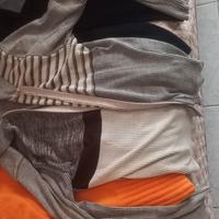 Maglie  e borse  in perfetto stato