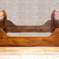 Letto a barca piemontese alla francese