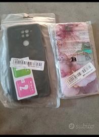 2 Cover di telefoni diversi 