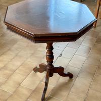 Tavolo ottagonale