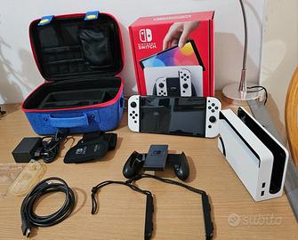 Nintendo Switch OLED + Kit Completo di Accessori