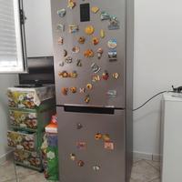 2 frigoriferi  uno alto e uno piccolo e fun