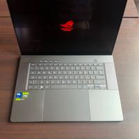 Asus rog zephyrus g16 RTX 4070 PRATICAMENTE NUOVO