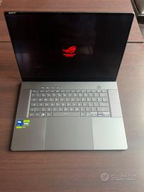 Asus rog zephyrus g16 RTX 4070 PRATICAMENTE NUOVO