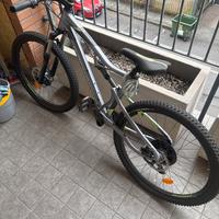 Bicicletta rockrider biammortizzata