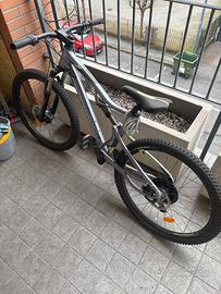 Bicicletta rockrider biammortizzata