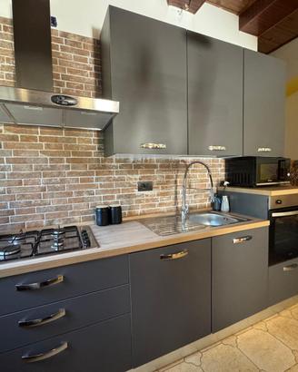 Cucina completa moderna con forno