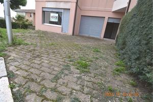 LOCALE COMMERCIALE VIA PO