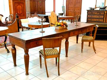 Grande tavolo antico a sei gambe XIX secolo