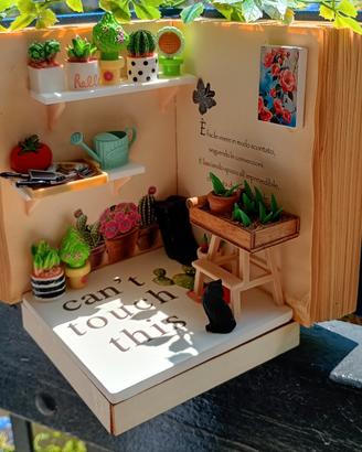 Libro-scultura DIORAMA "Giardino di casa".