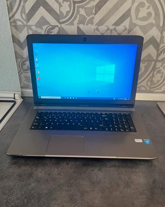 PC PORTATILE MEDION 17,3 RAM 8 GB SSD 128 batt ok