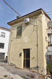 CASA SEMINDIPENDENTE A MONTESCUDO - MONTECOLOMBO